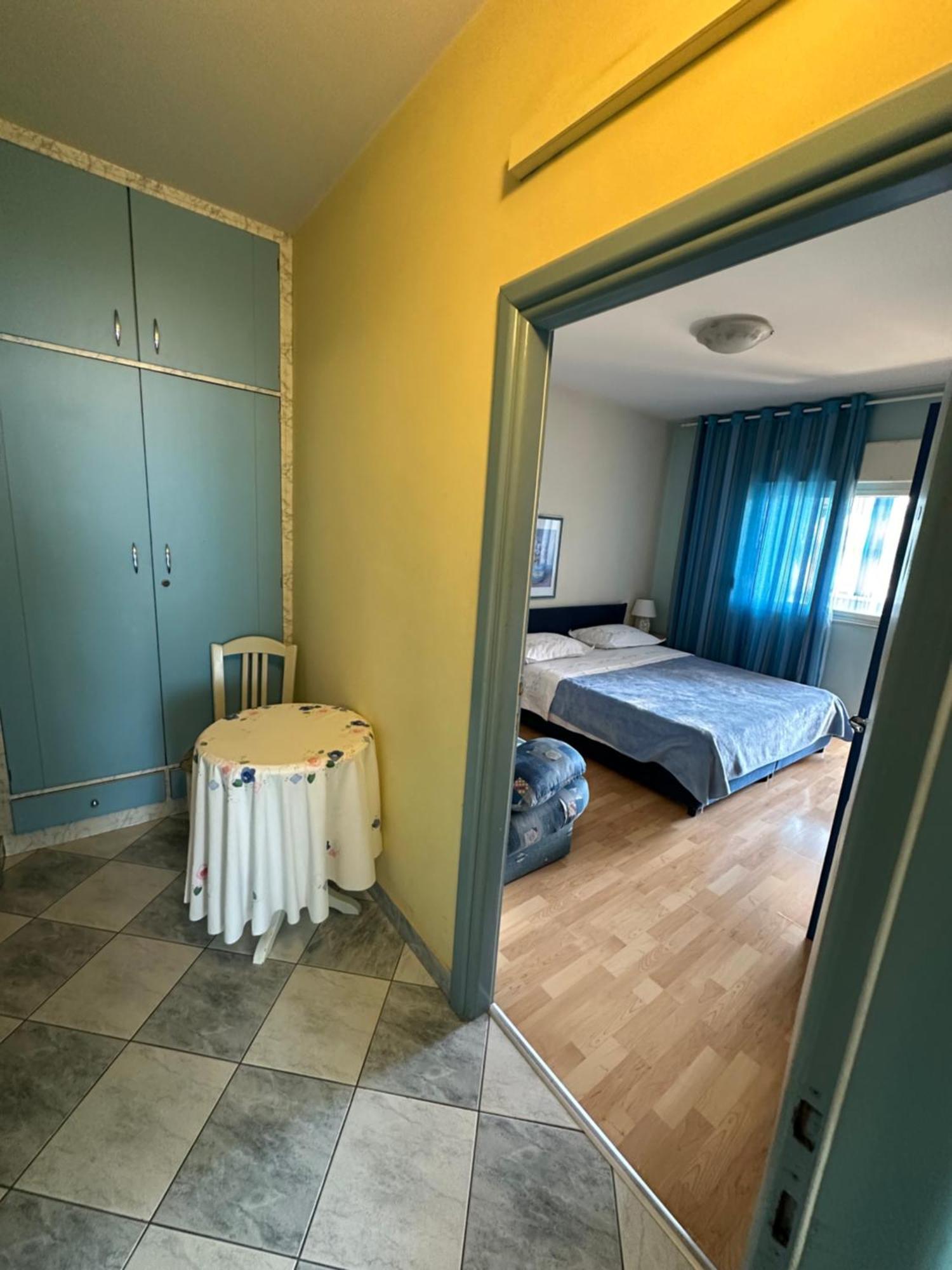 Vs Rooms Split Exterior photo